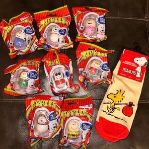 Peanuts tippies and one pair of socks